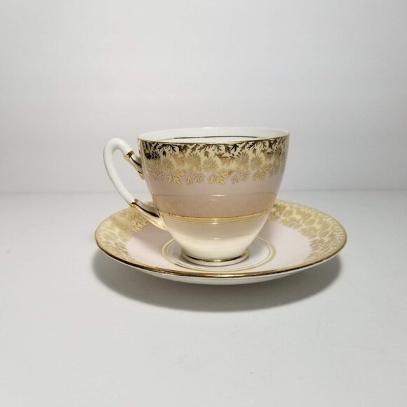 Vintage Royal Stafford tea cup and saucer gold bone china made in England - Picture 3 of 9